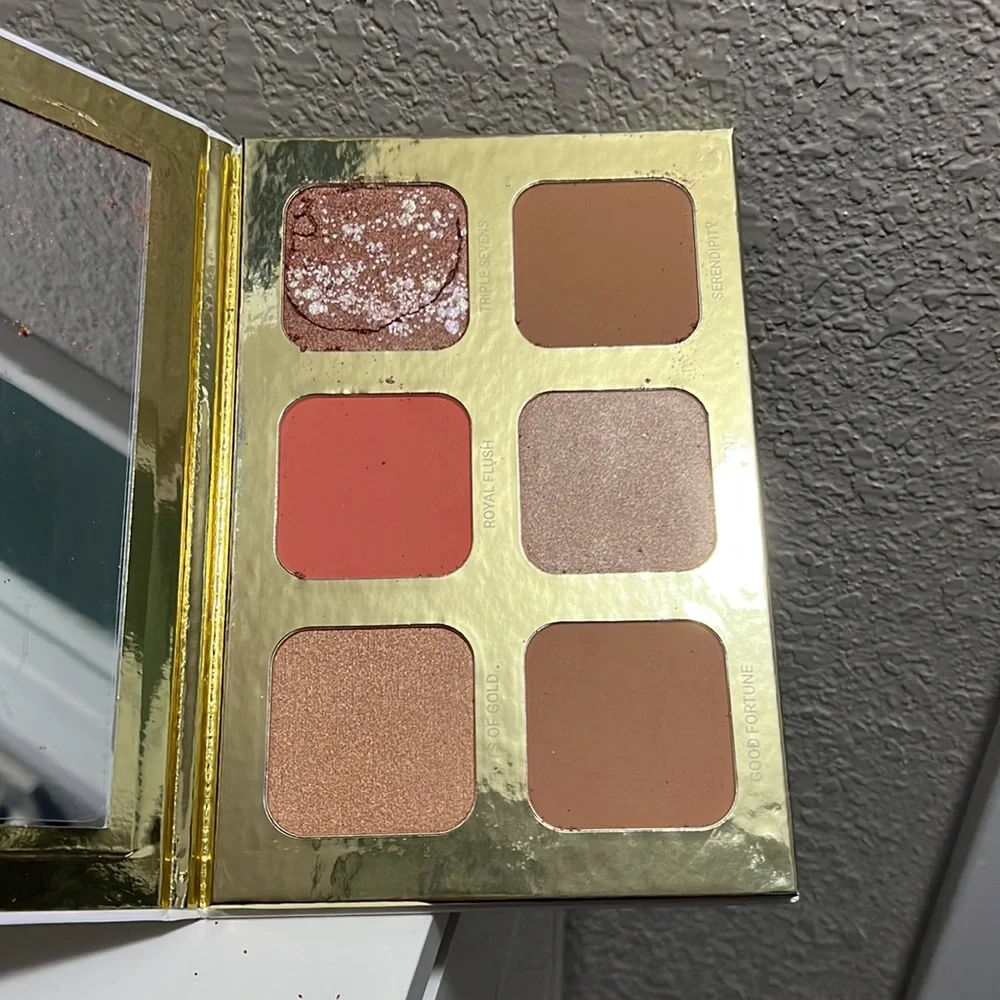 Lucky Glow Palette
